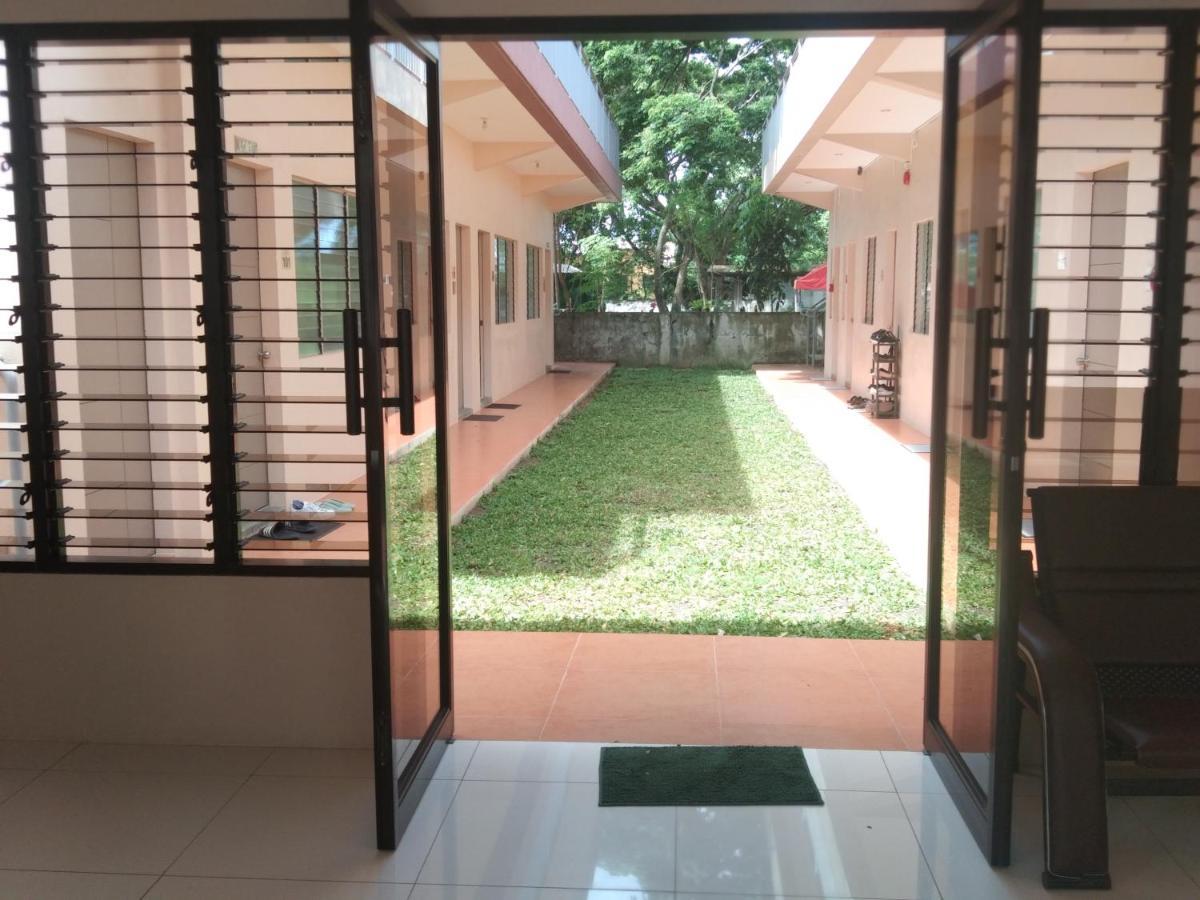 Claytown Pension House Dumaguete City Exteriör bild