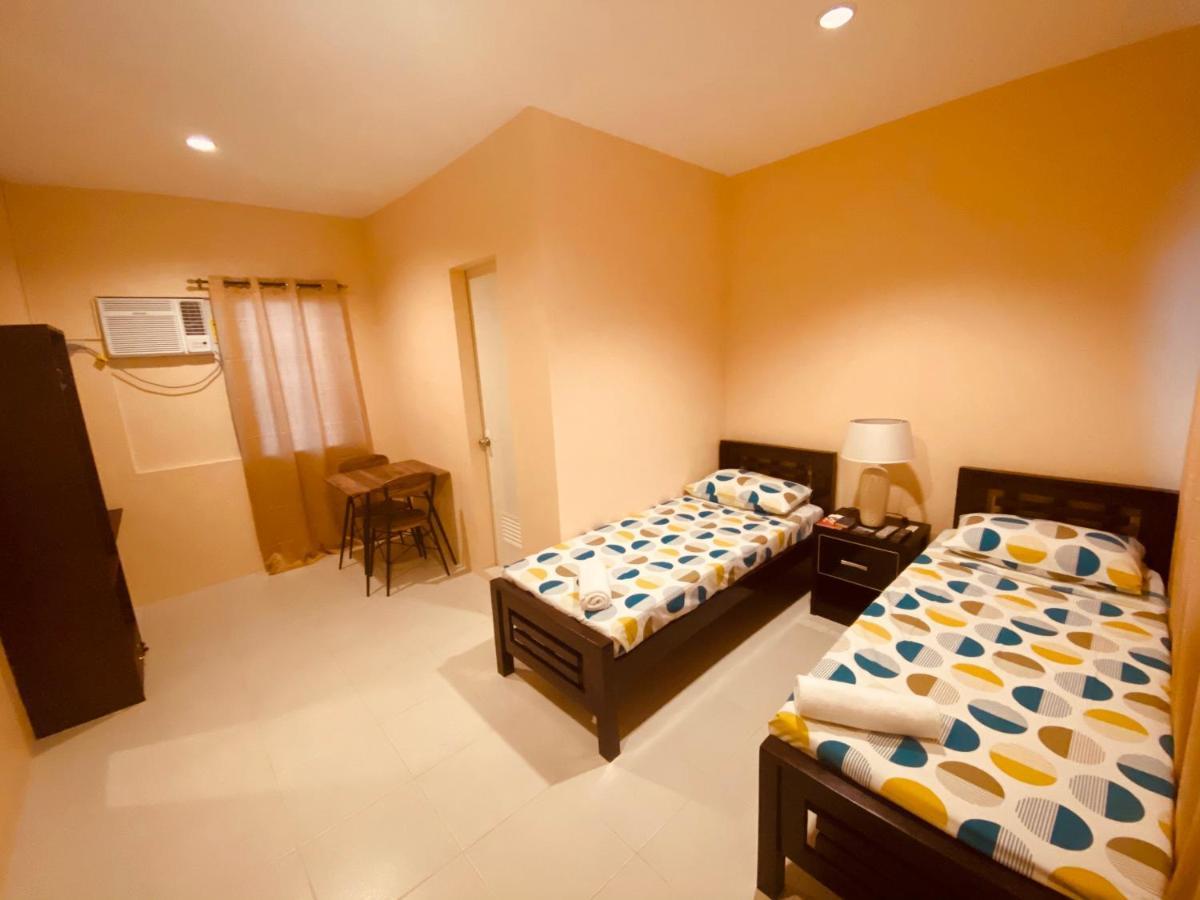 Claytown Pension House Dumaguete City Exteriör bild