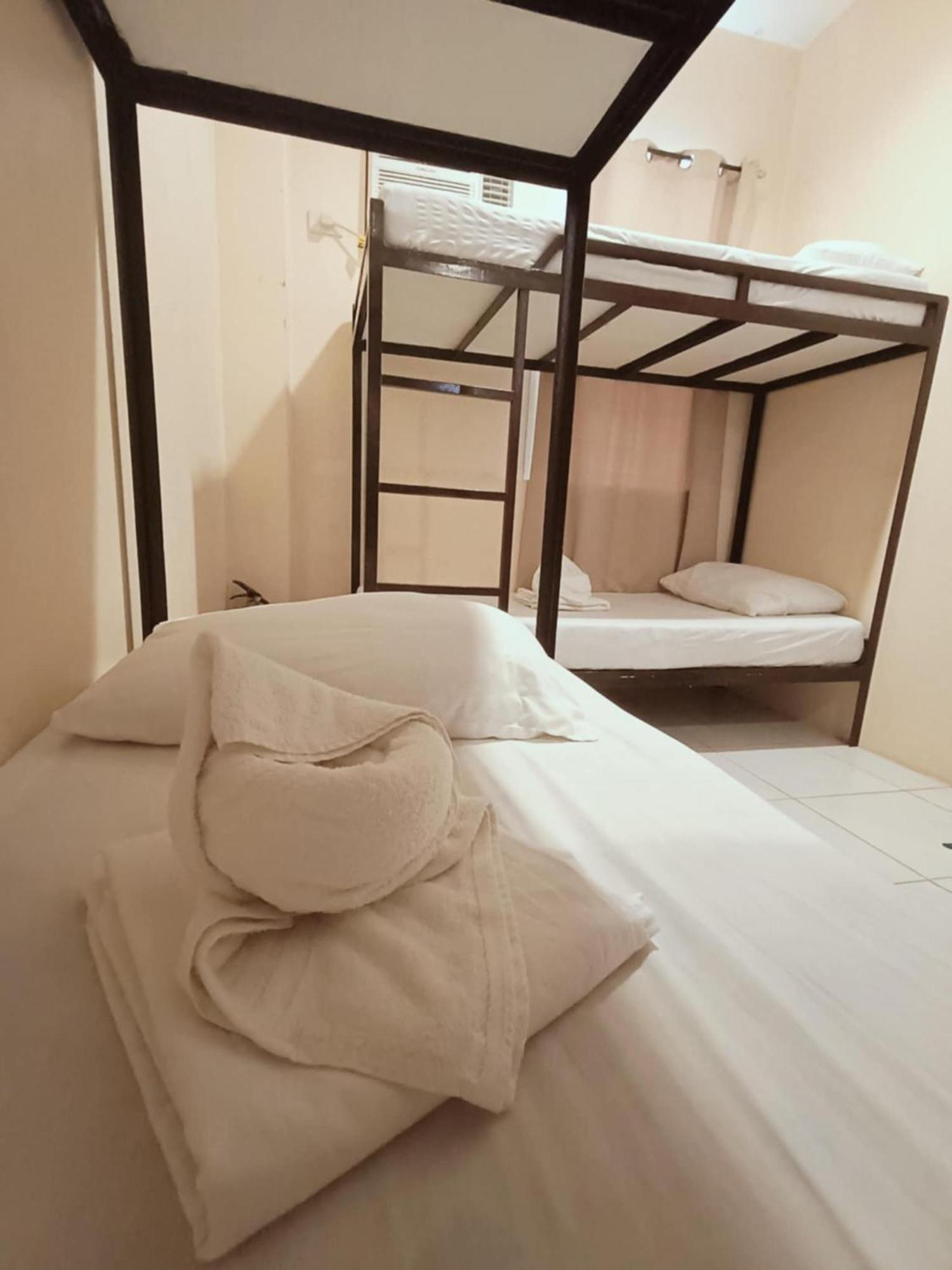 Claytown Pension House Dumaguete City Exteriör bild