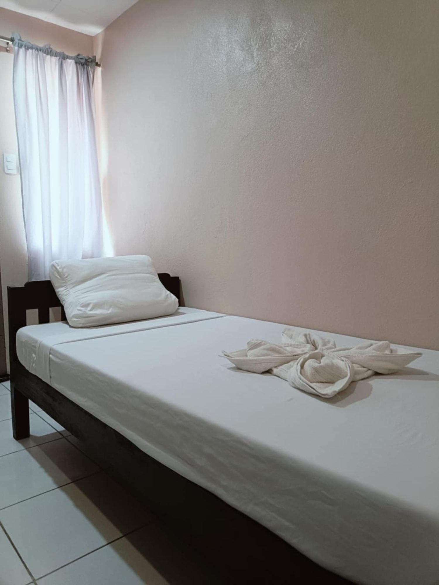 Claytown Pension House Dumaguete City Exteriör bild