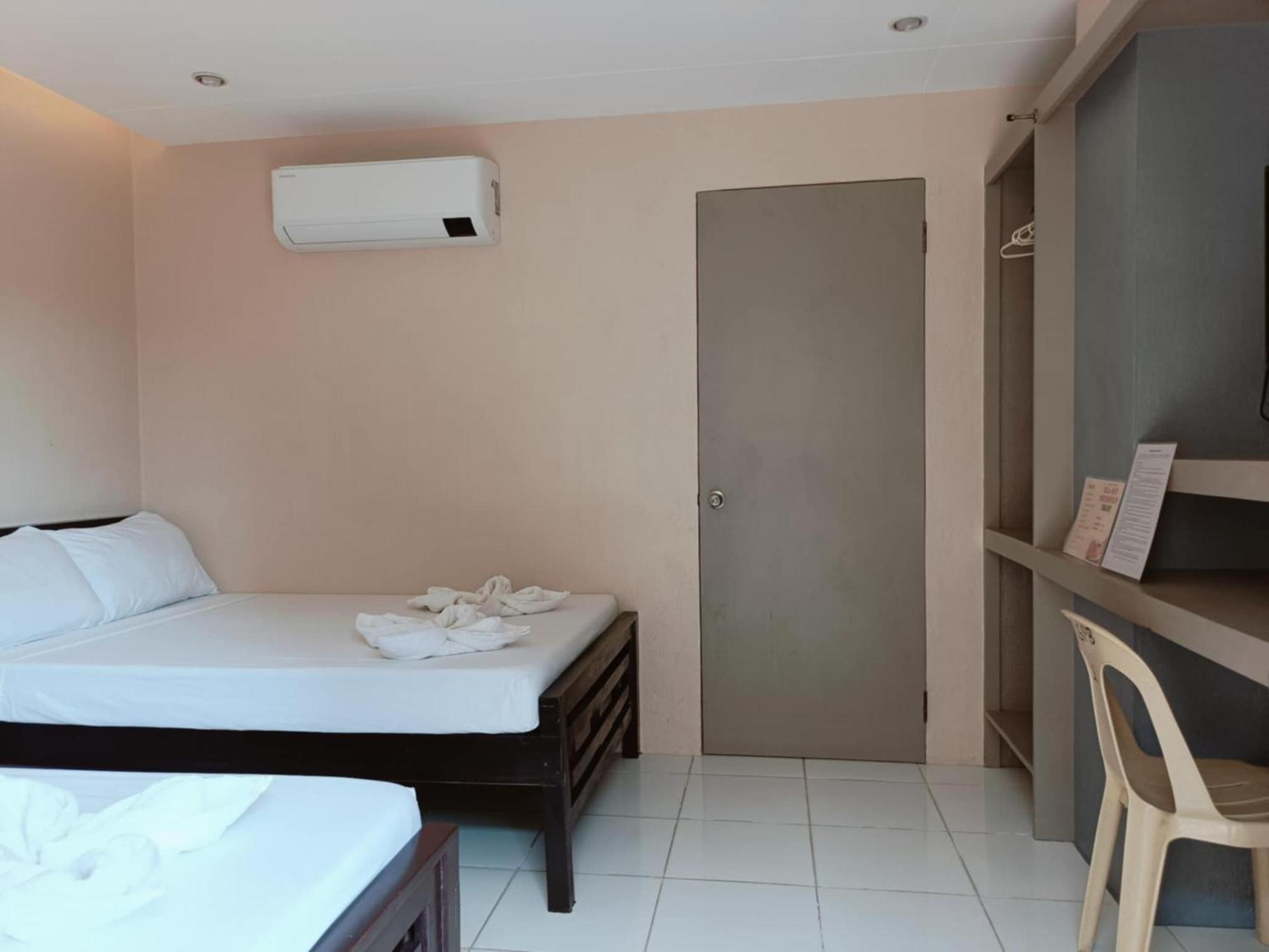 Claytown Pension House Dumaguete City Exteriör bild