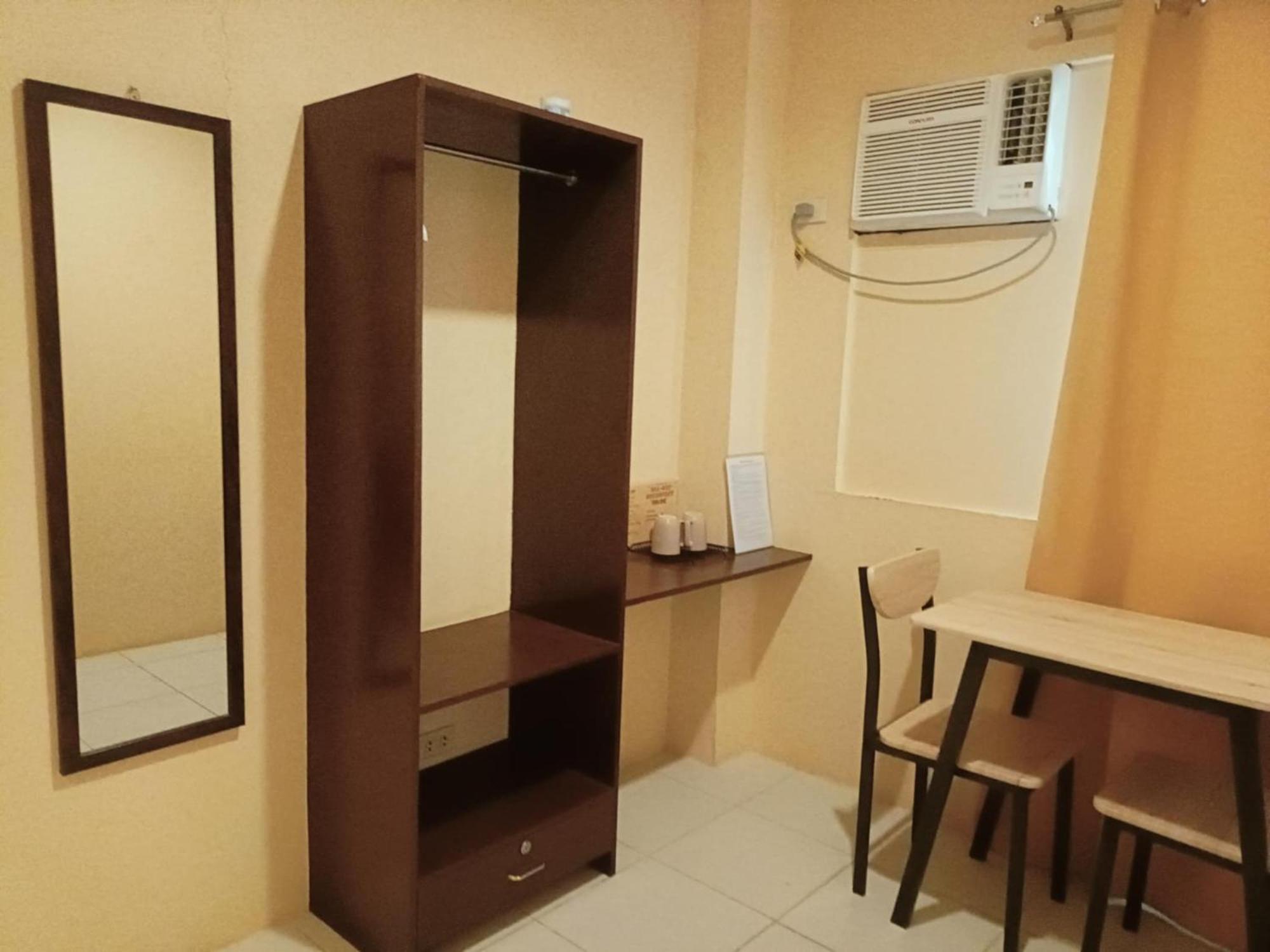 Claytown Pension House Dumaguete City Exteriör bild