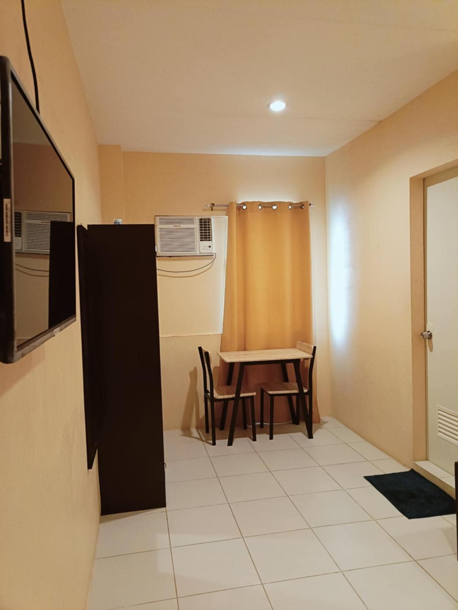 Claytown Pension House Dumaguete City Exteriör bild